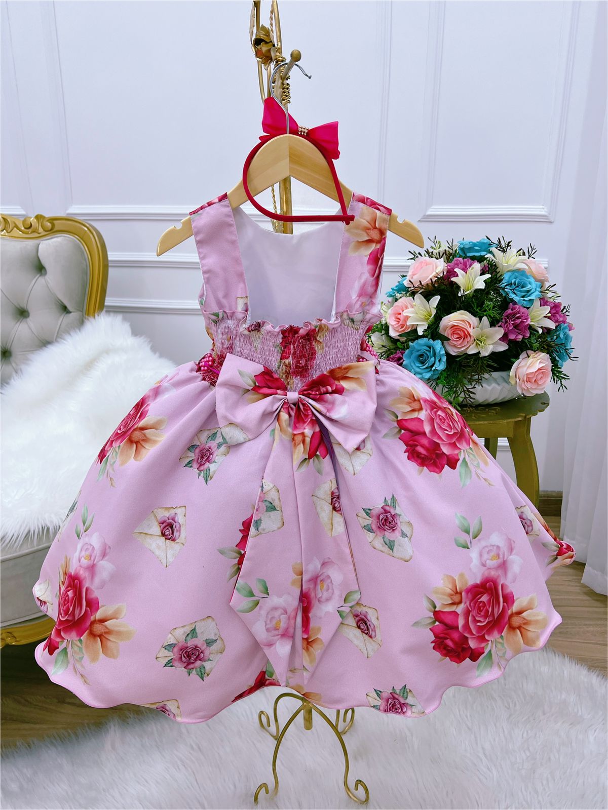 Vestido Infantil Rosa Florido C/ Cinto Pérolas Tiara Strass